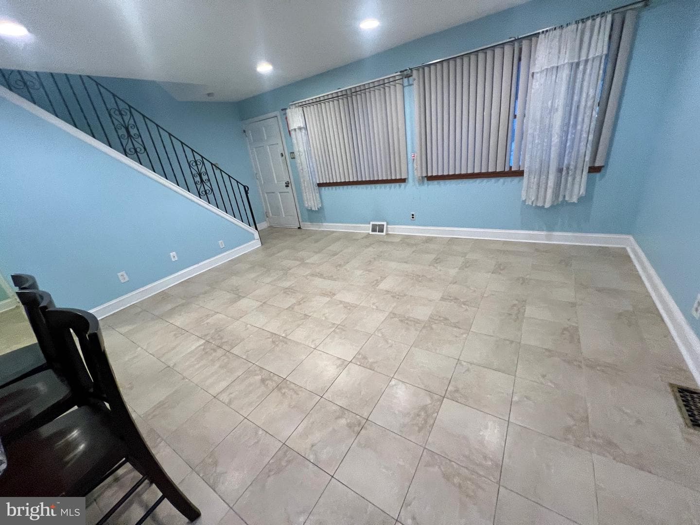 2558 Secane Road photo 2