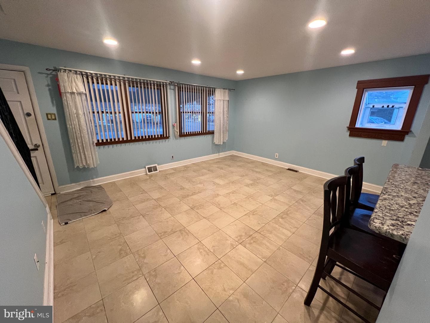 2558 Secane Road photo 3
