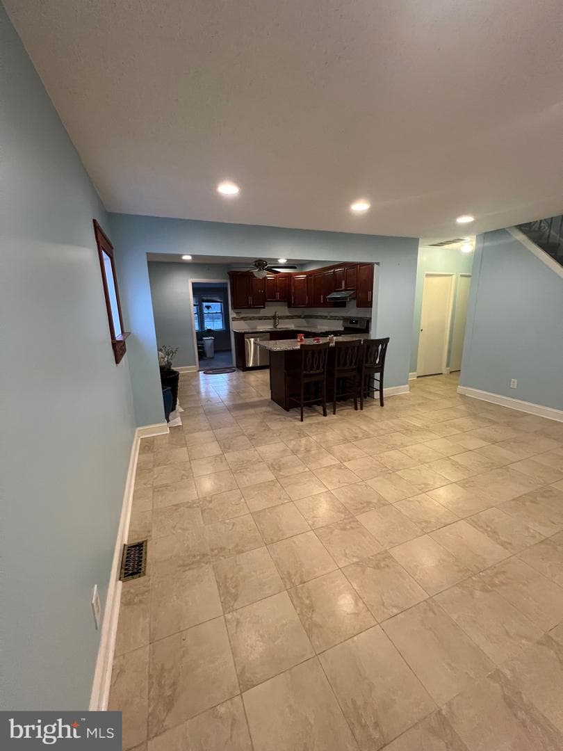 2558 Secane Road photo 4