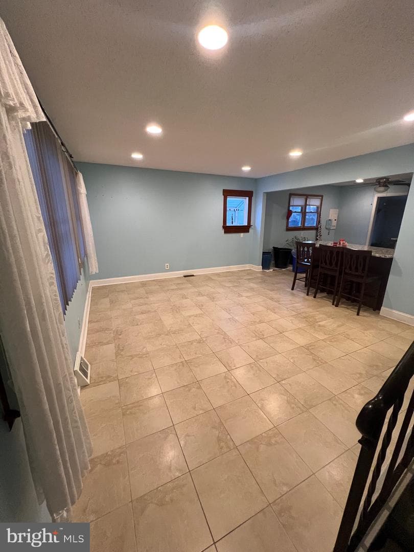 2558 Secane Road photo 5