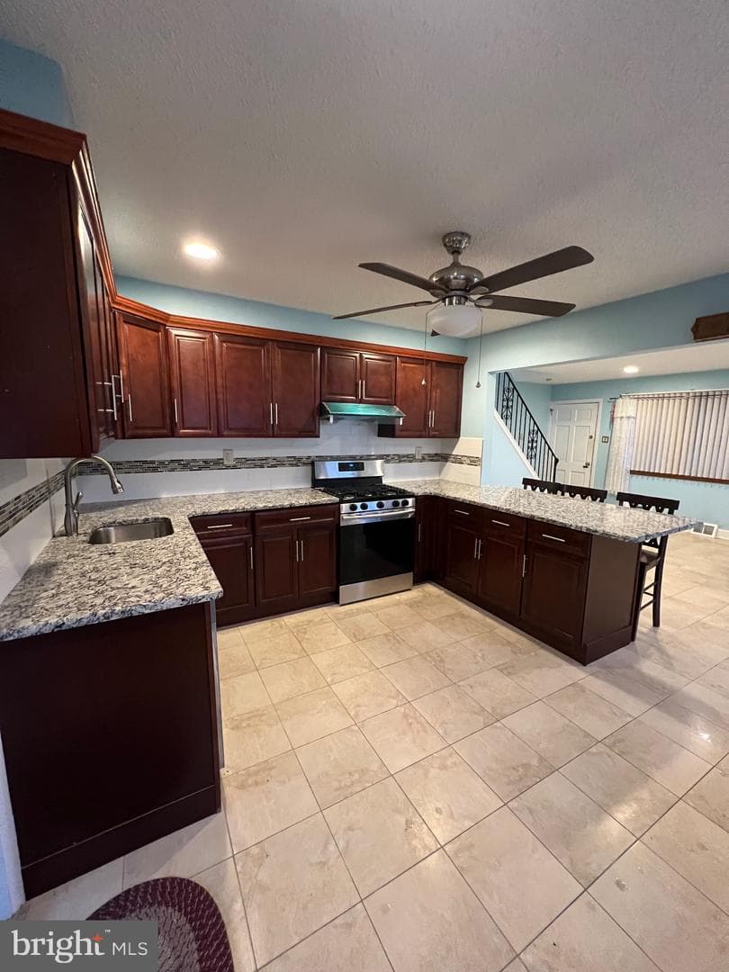 2558 Secane Road photo 6