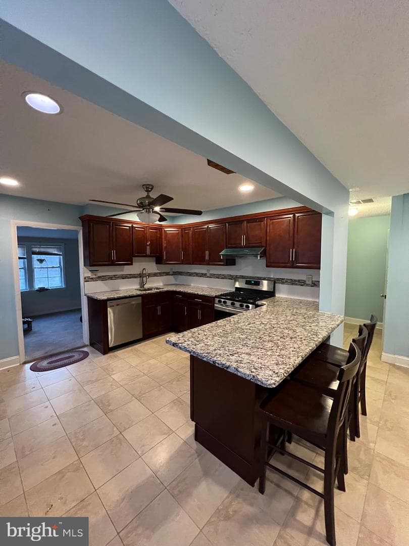 2558 Secane Road photo 7