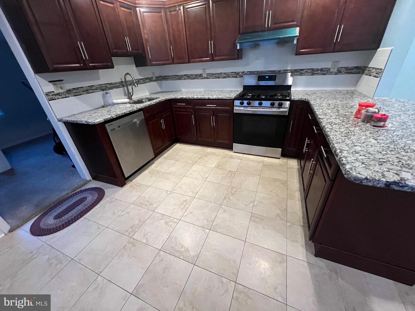 2558 Secane Road photo 8