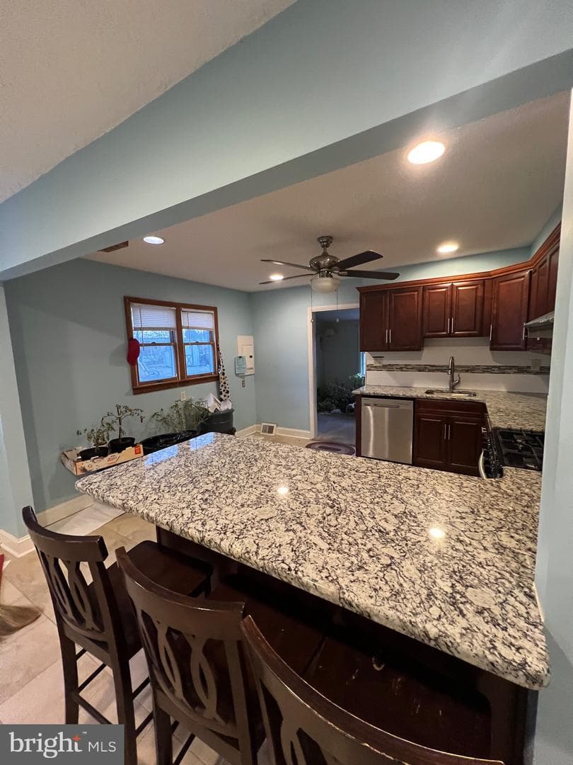 2558 Secane Road photo 9