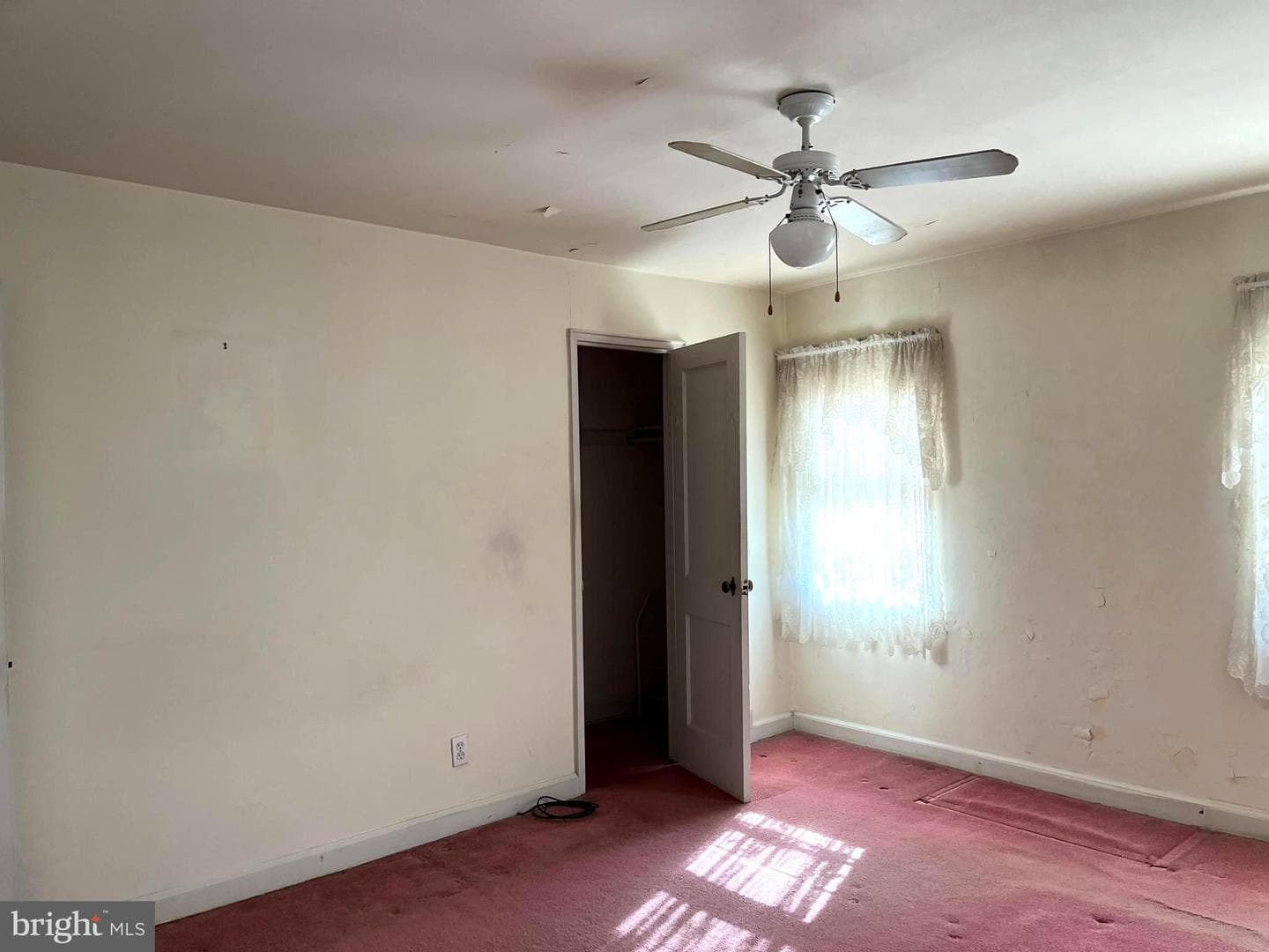 200 W Sylvan Avenue photo 14