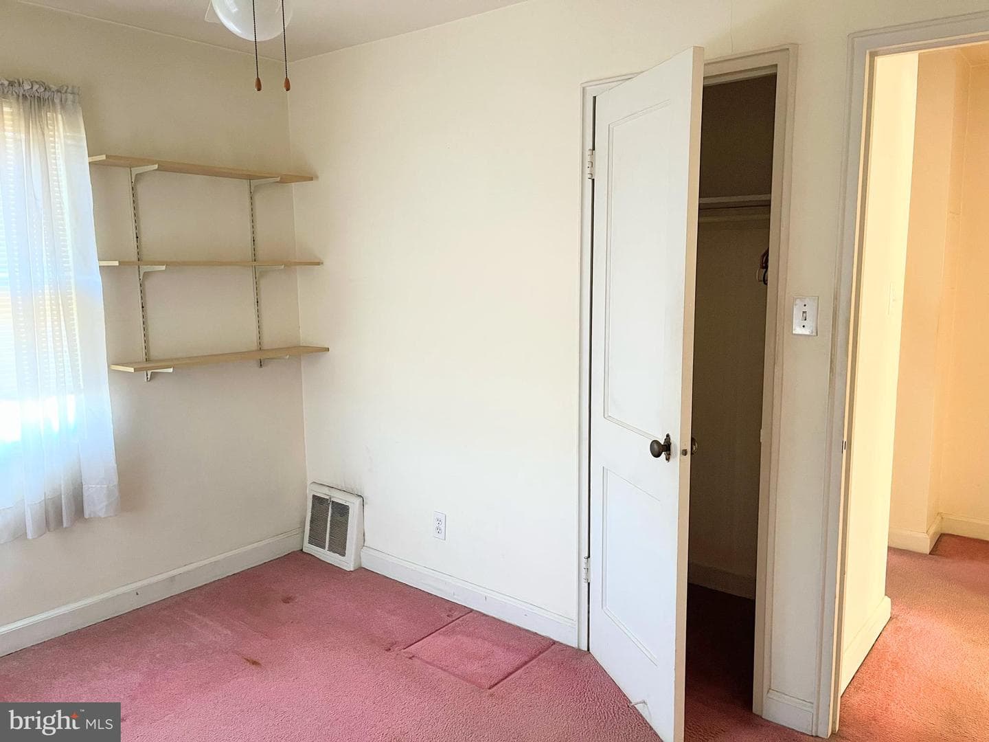 200 W Sylvan Avenue photo 25