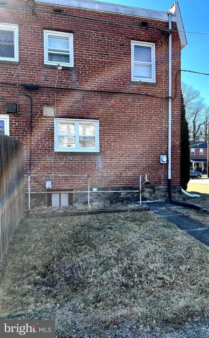 200 W Sylvan Avenue photo 31