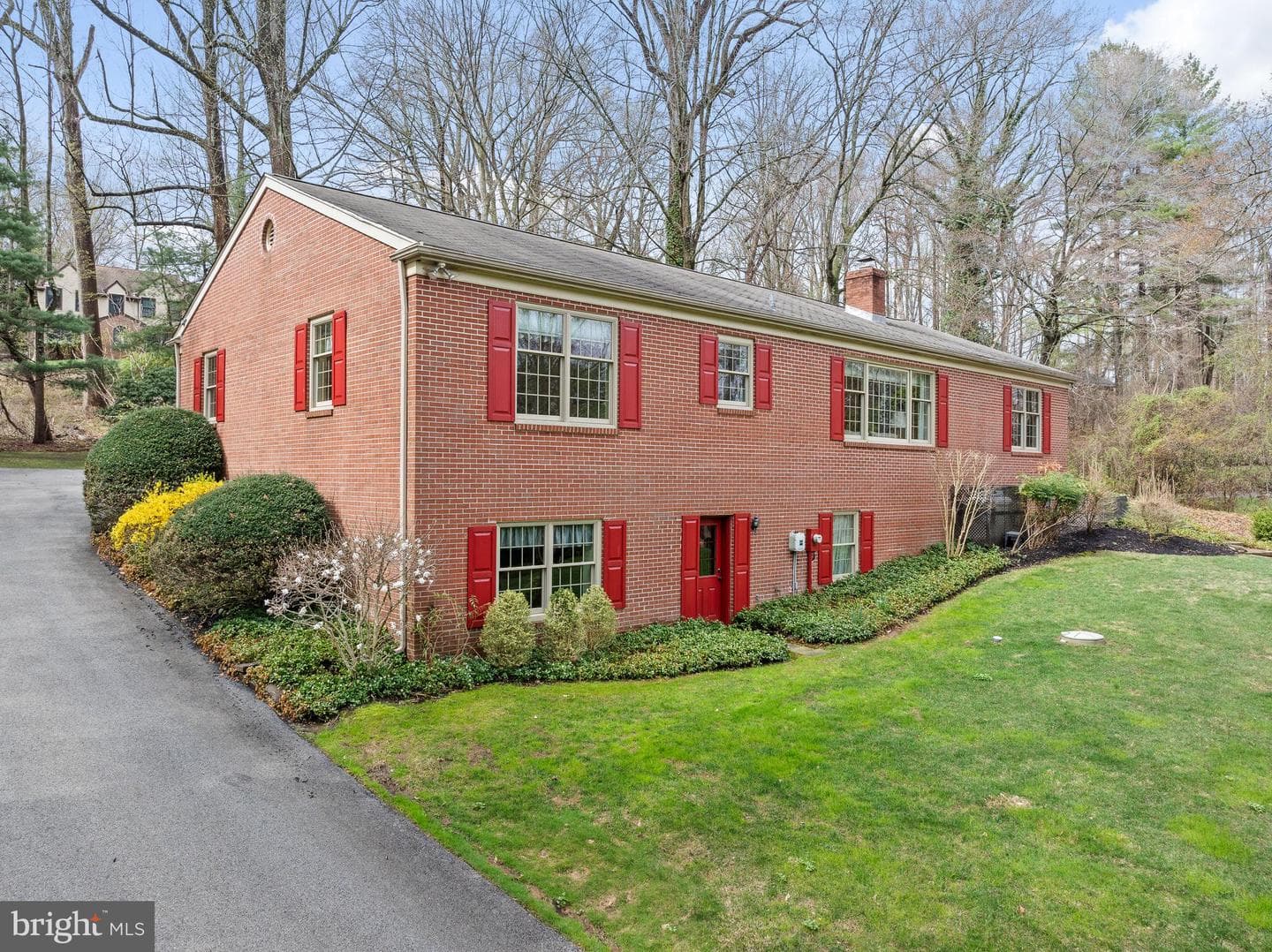 924 Crum Creek Road photo 2