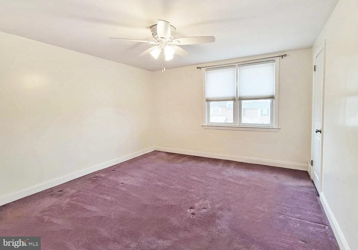 230 W Wyncliffe Avenue photo 18