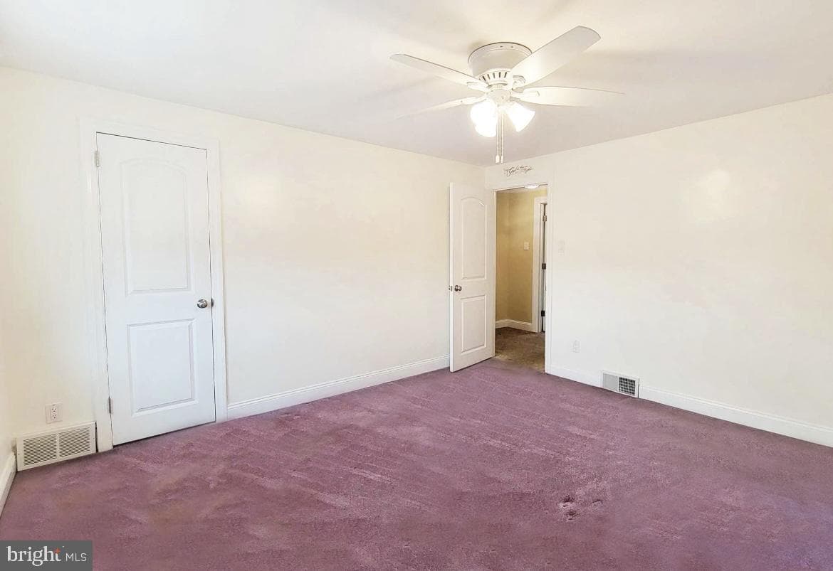 230 W Wyncliffe Avenue photo 19