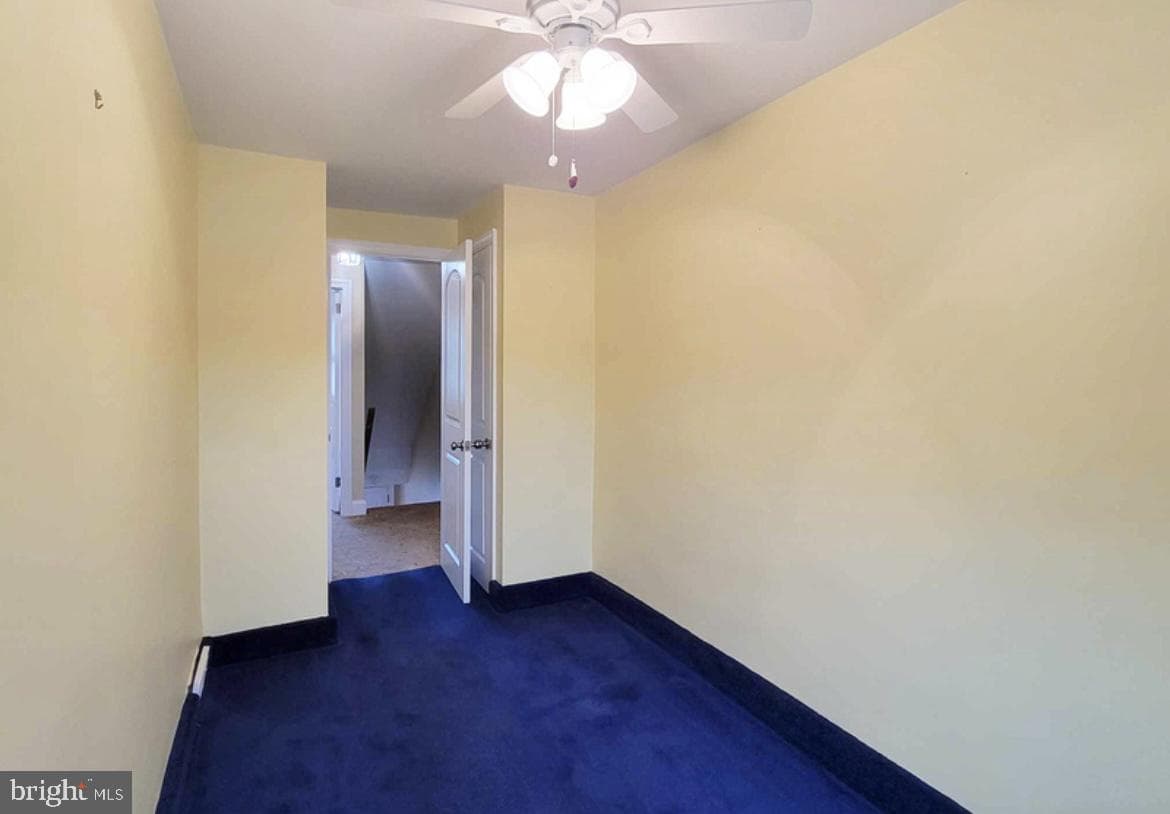 230 W Wyncliffe Avenue photo 24