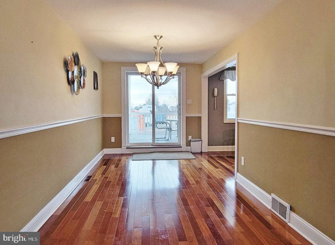 230 W Wyncliffe Avenue photo 6