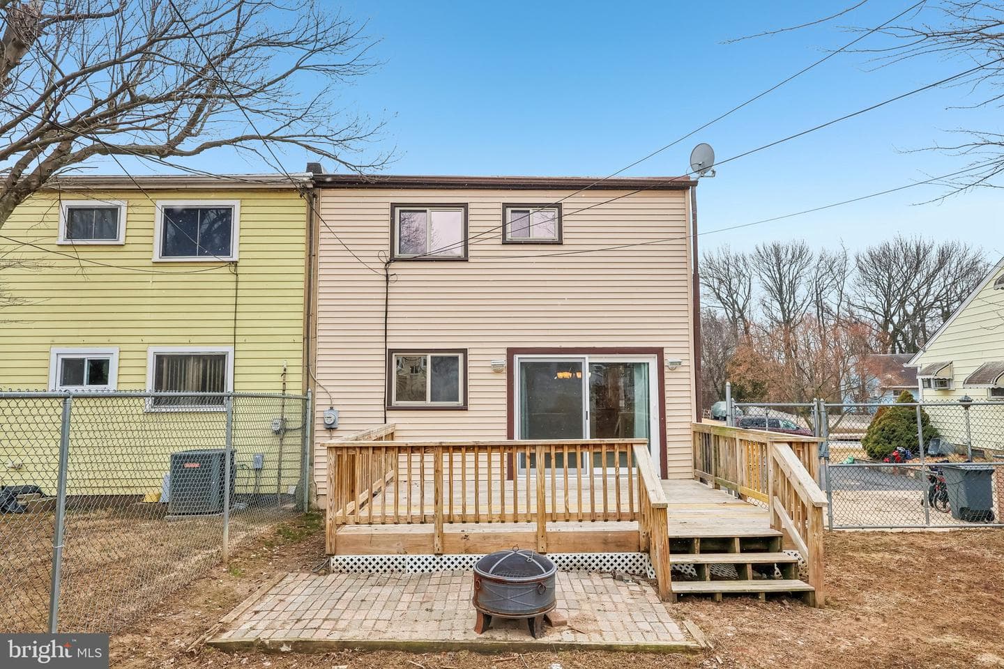552 E Winona Avenue photo 42