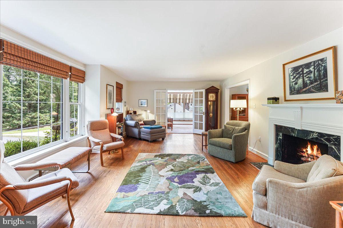 746 Sproul Road photo 4