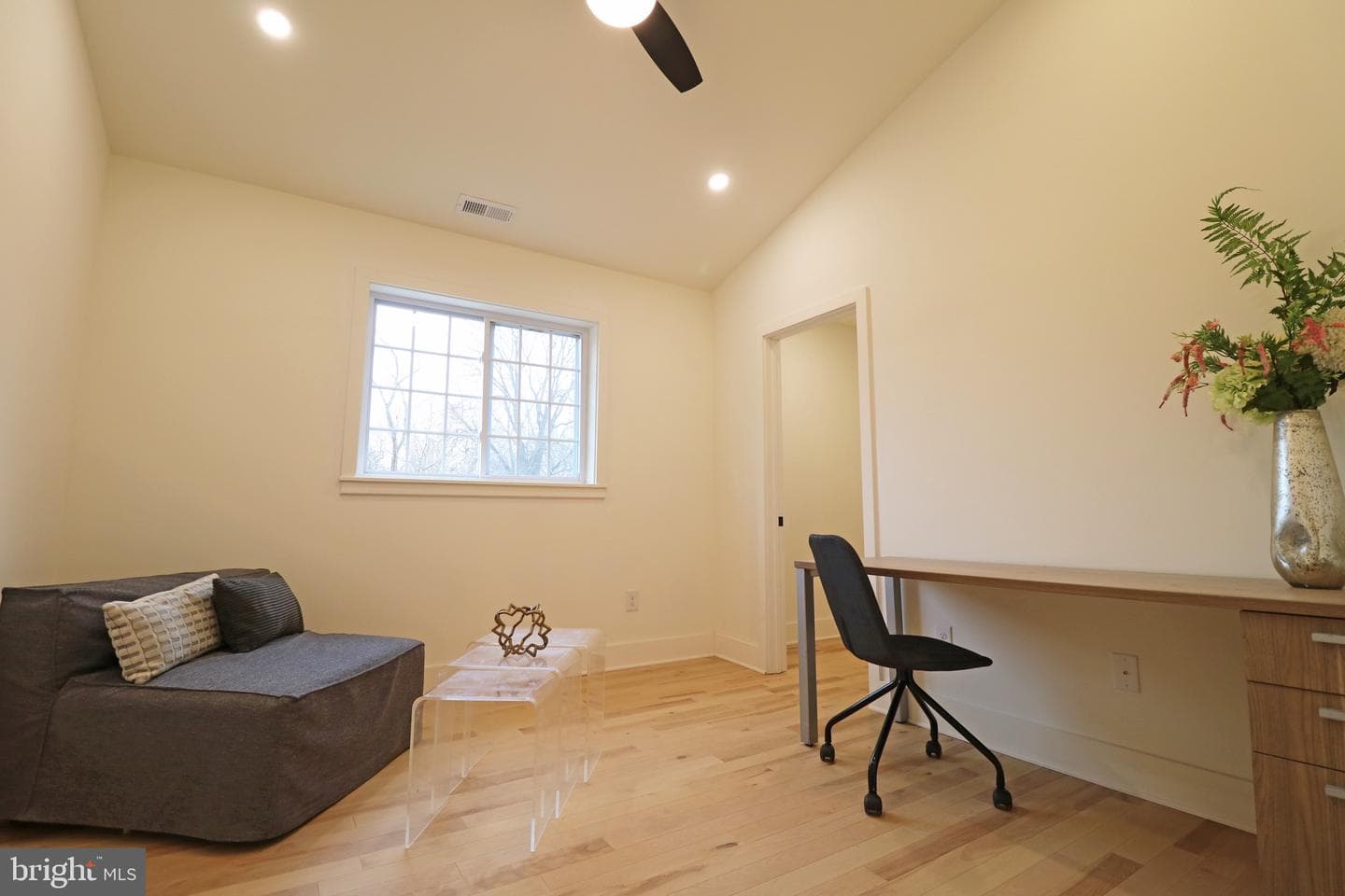 2366 Thomas Avenue photo 23