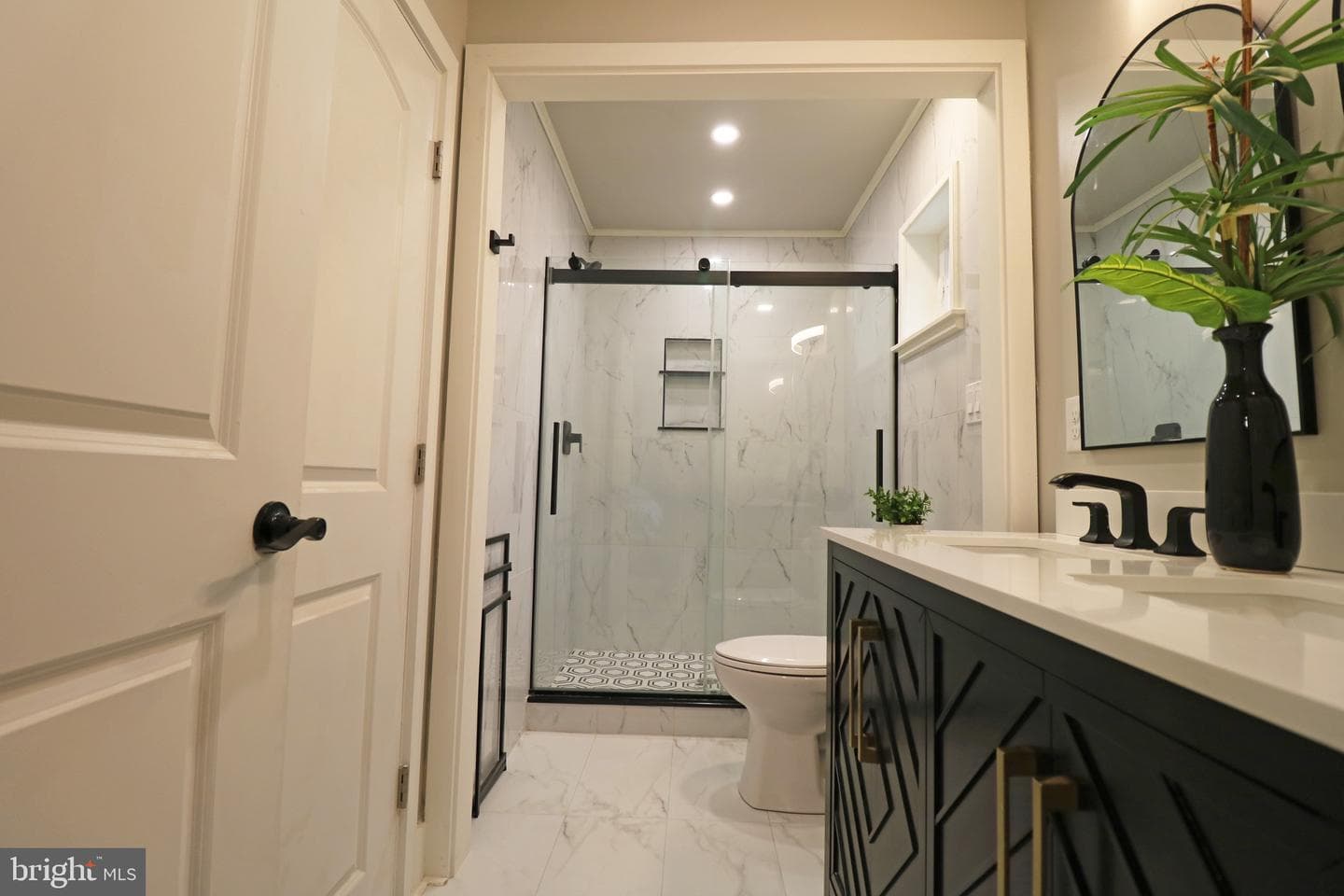2366 Thomas Avenue photo 32