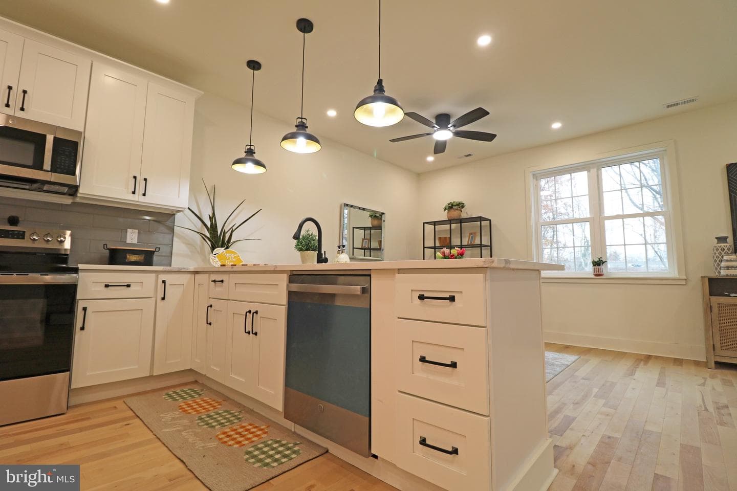 2366 Thomas Avenue photo 46