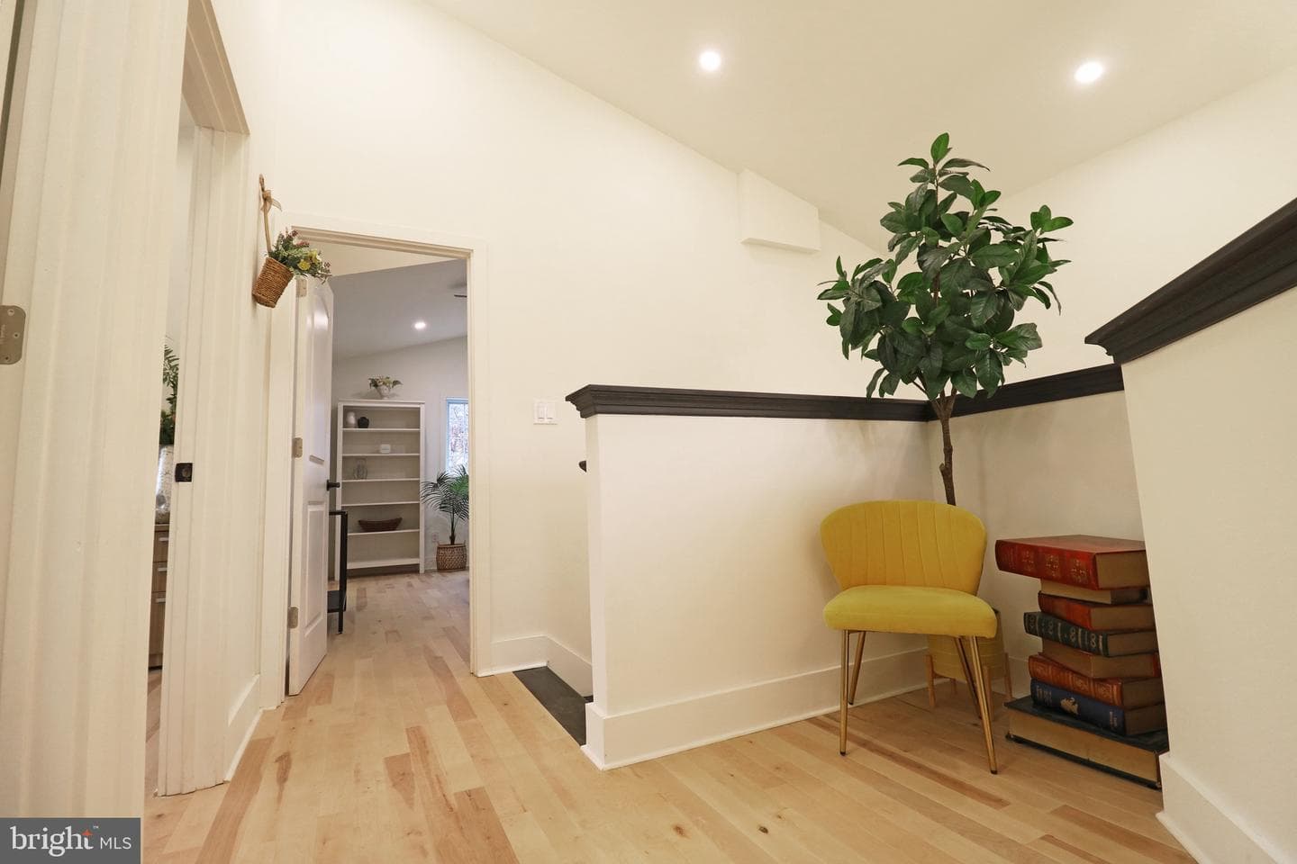 2366 Thomas Avenue photo 6