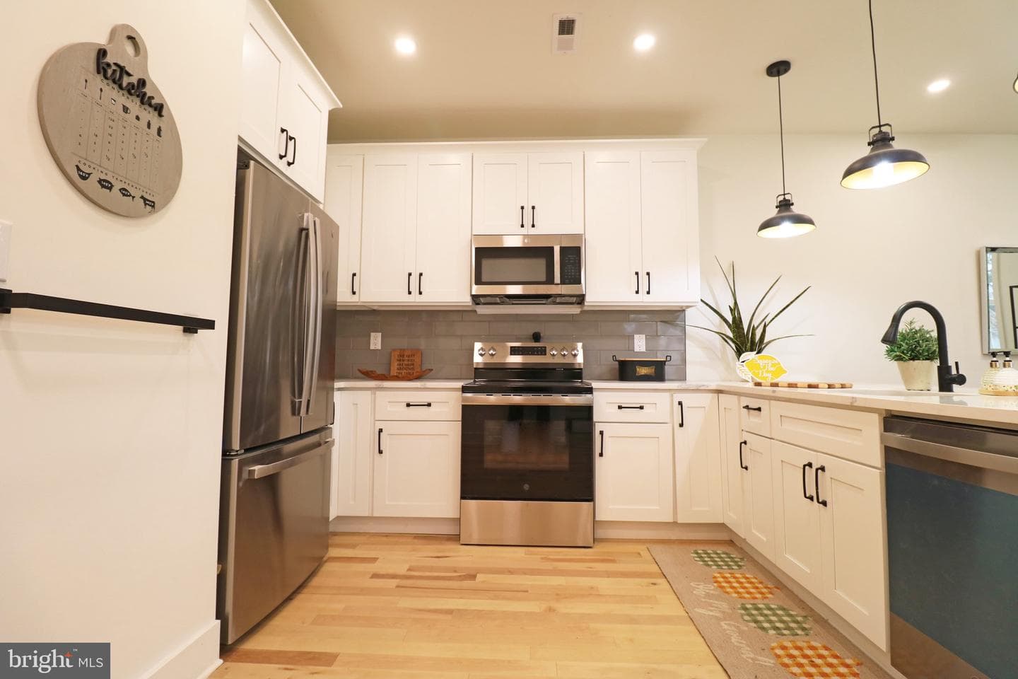 2366 Thomas Avenue photo 65