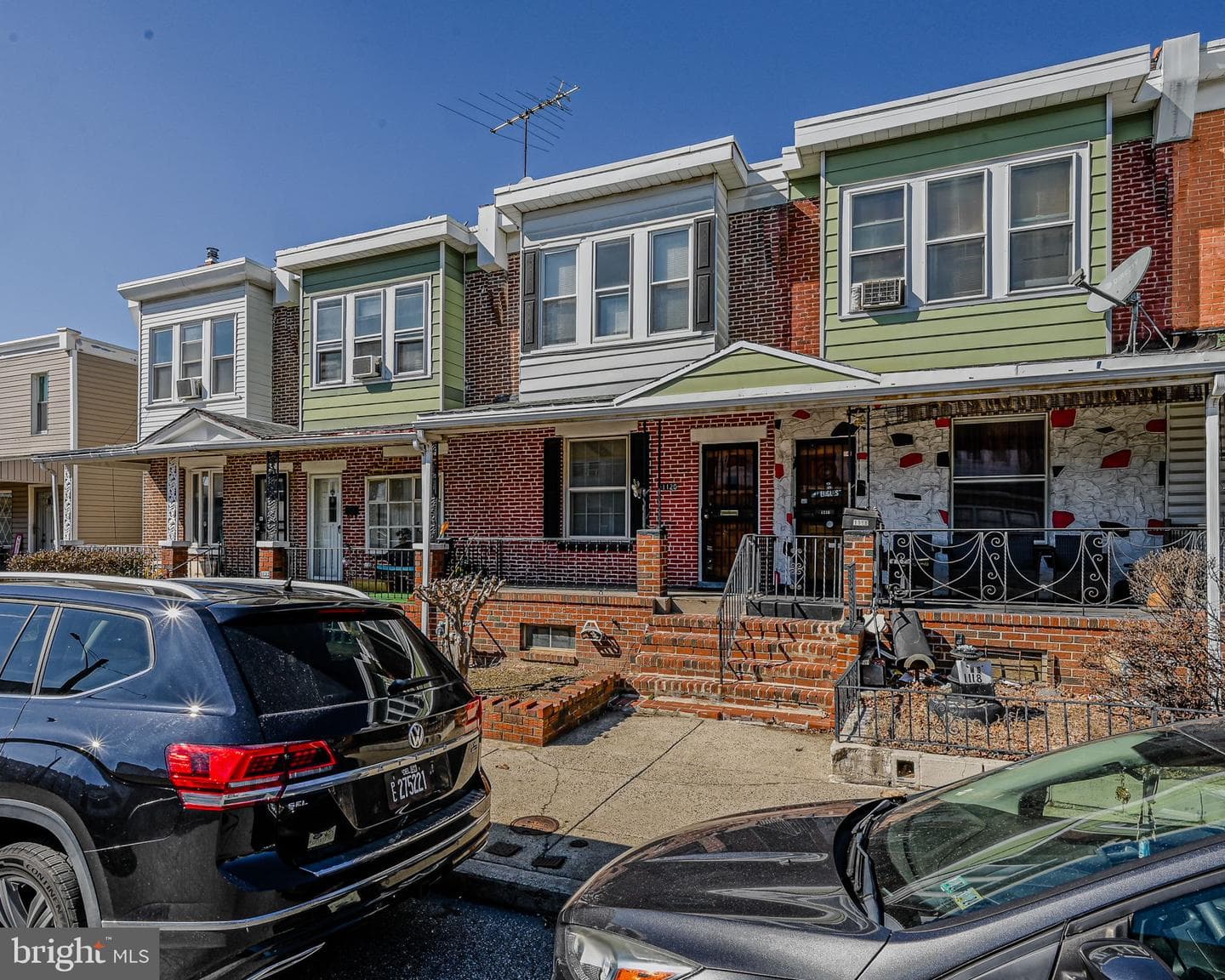 1120 W 8th Street photo 2