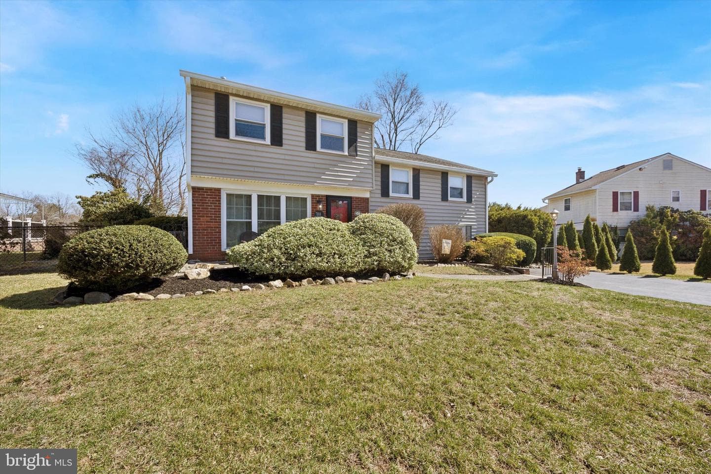 711 Rhoads Drive photo 1