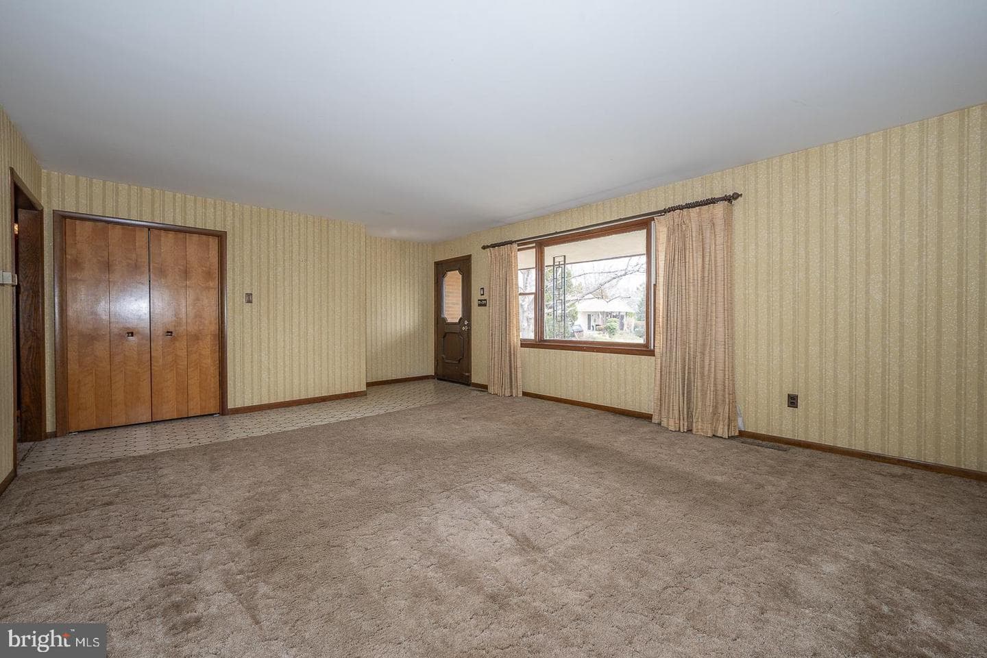 819 Rose Avenue photo 4