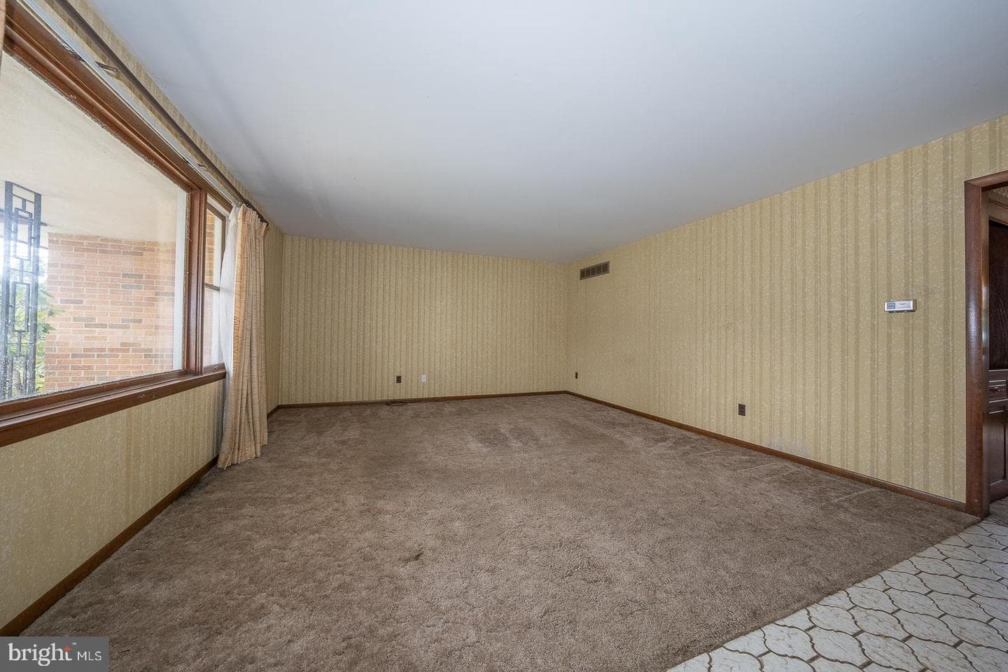 819 Rose Avenue photo 5