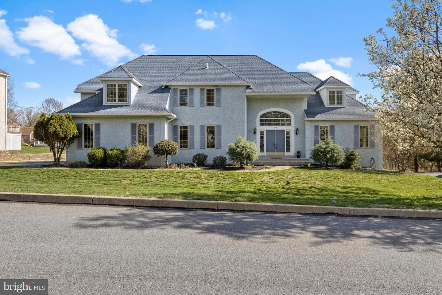 10 Bayberry Drive photo 1