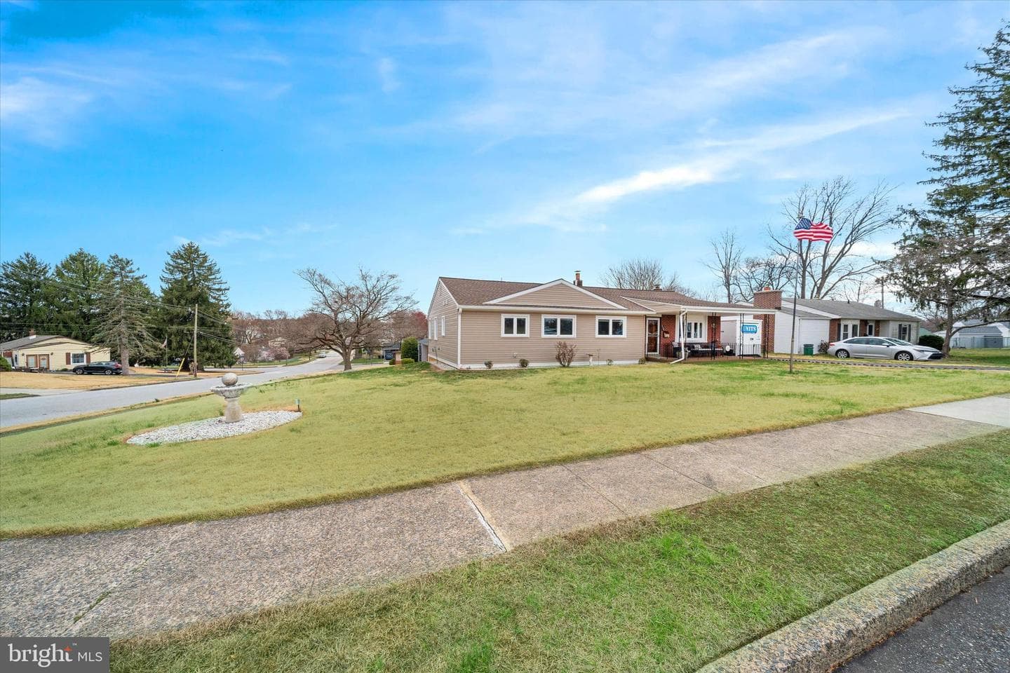 4204 N Bent Lane photo 2