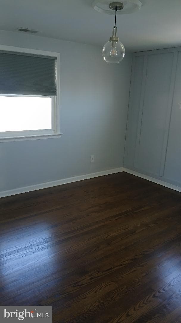960 Dale Road photo 2