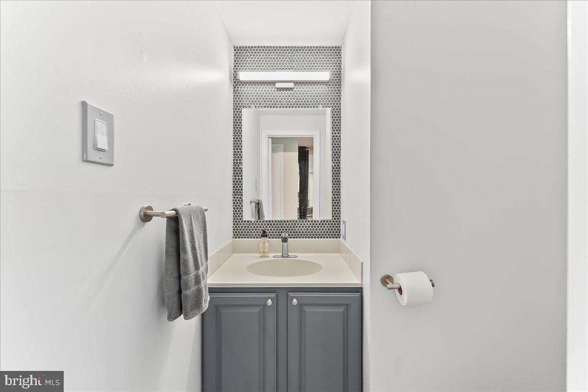 703 Blue Hill Road photo 25