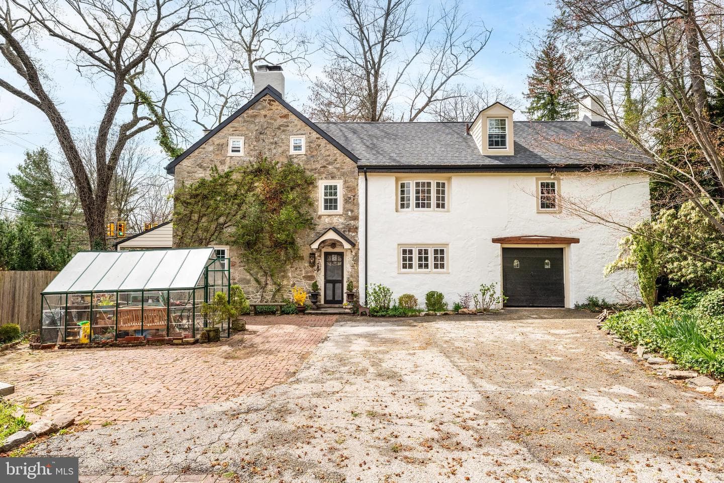 1 E Brookhaven Road photo 1