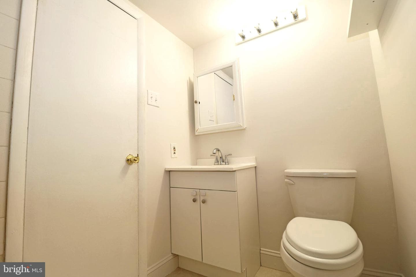 710 Putnam Boulevard photo 15
