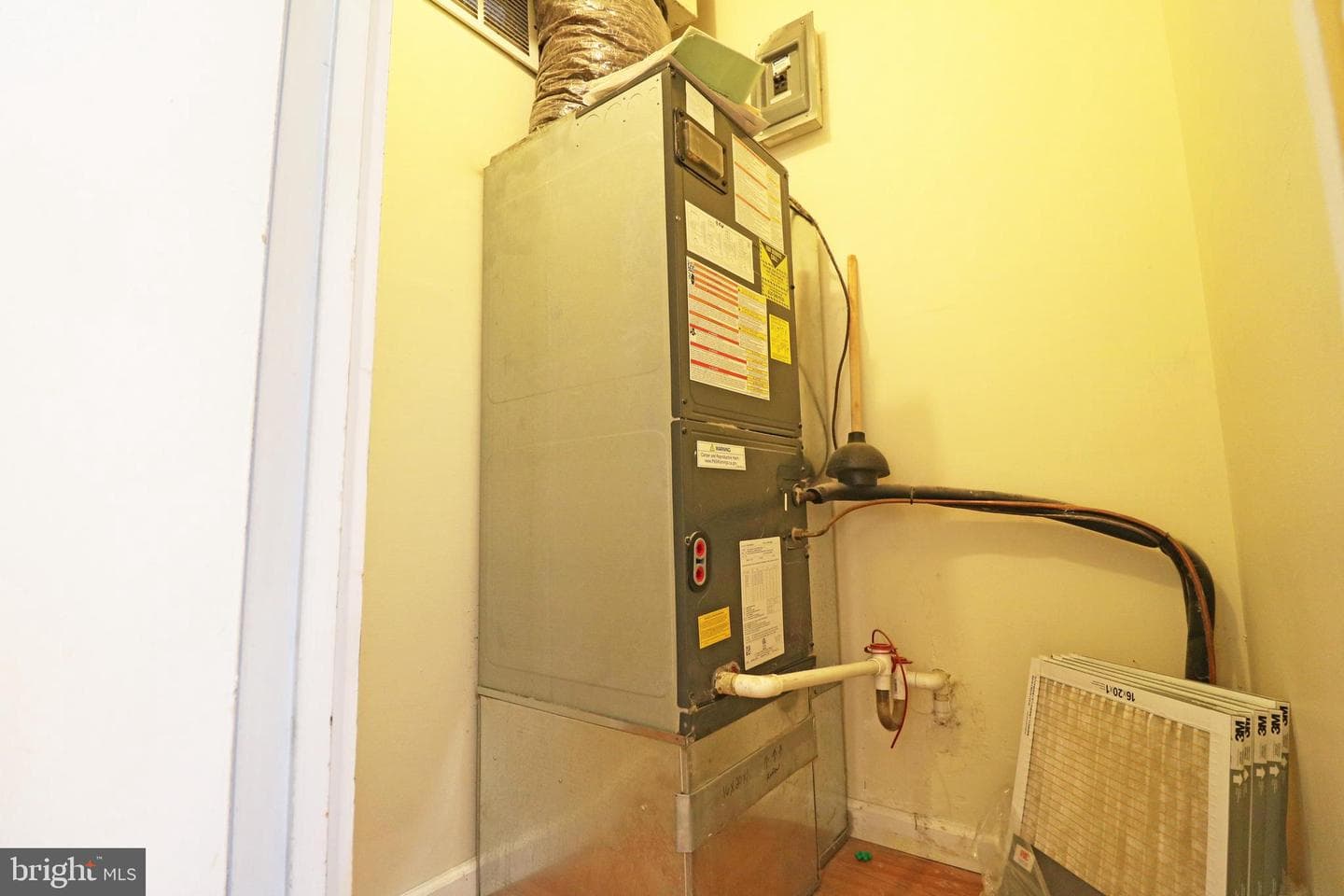 710 Putnam Boulevard photo 17