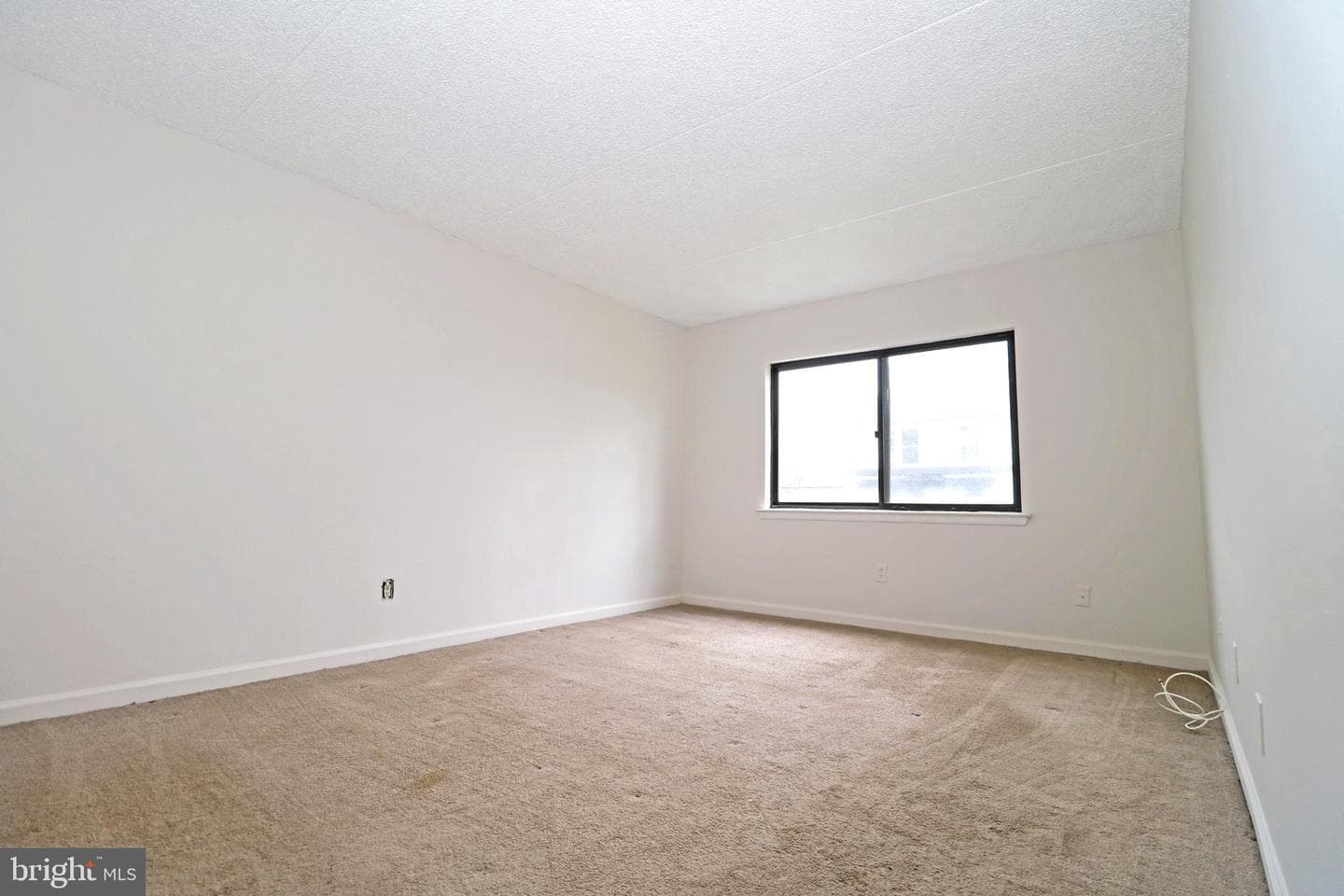 710 Putnam Boulevard photo 18