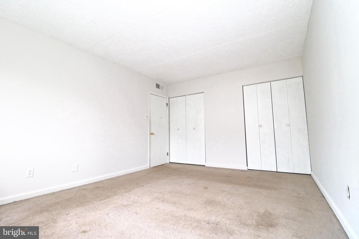 710 Putnam Boulevard photo 19