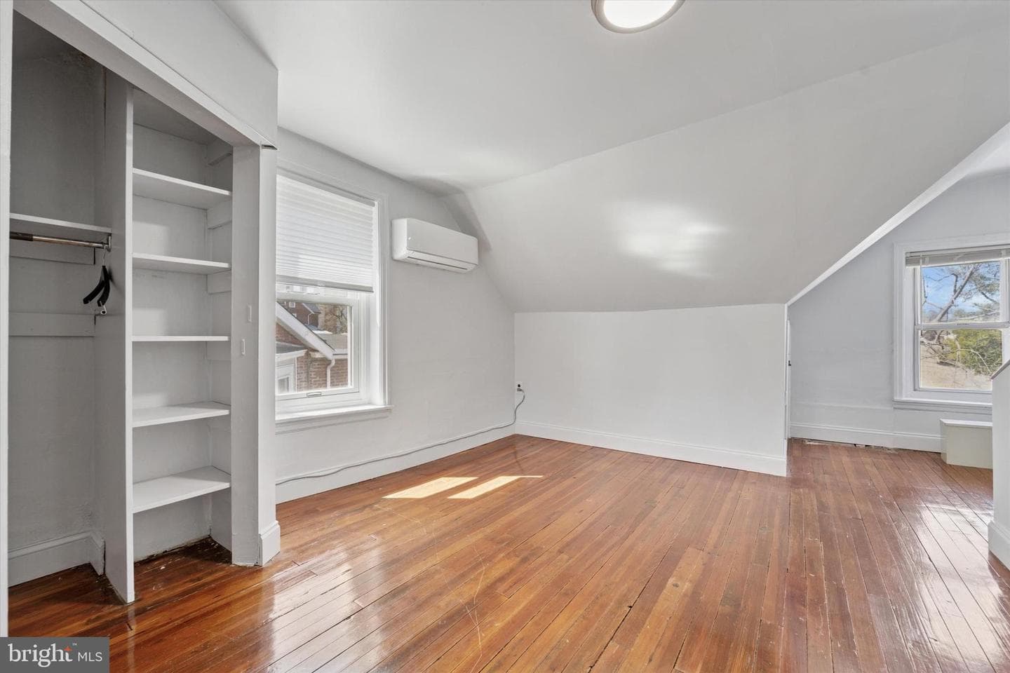 519 E Broadway Avenue photo 12