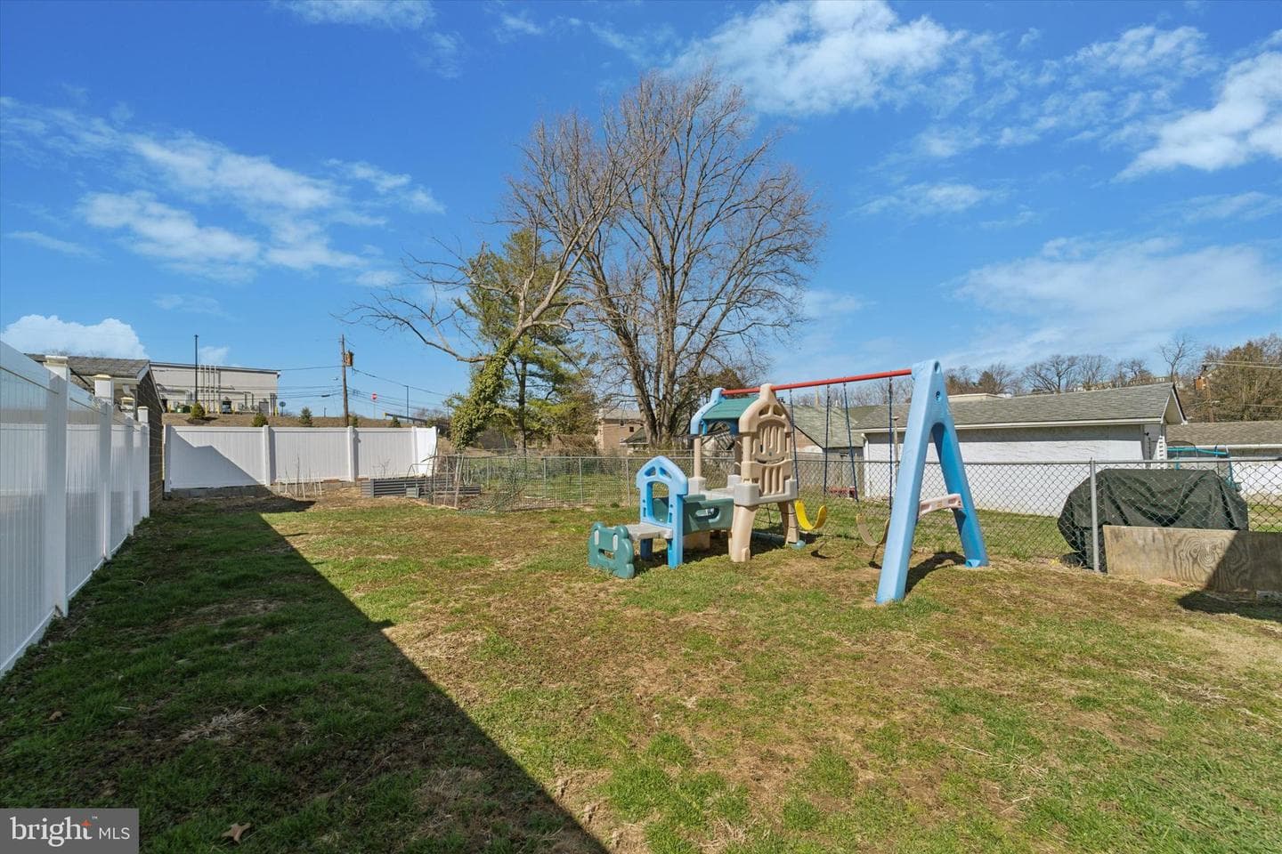 519 E Broadway Avenue photo 19