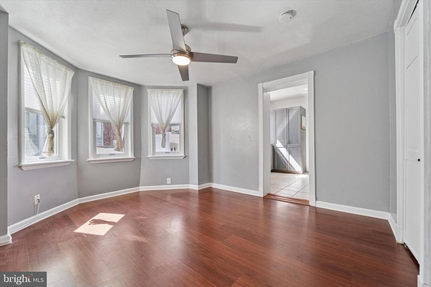 519 E Broadway Avenue photo 6