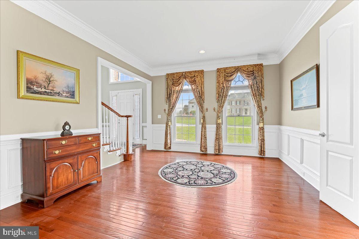 15 Evergreen Place photo 3