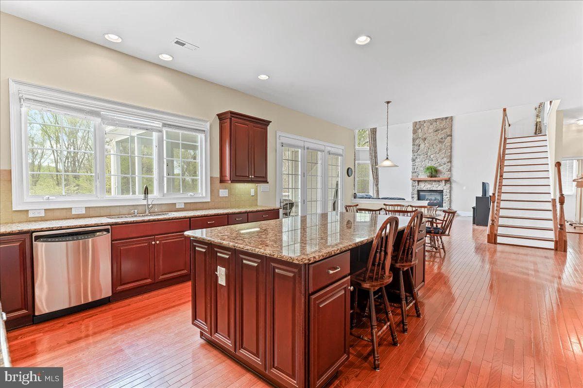 15 Evergreen Place photo 8