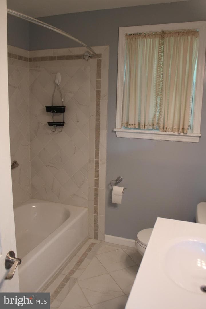 1352 Valley Road photo 12