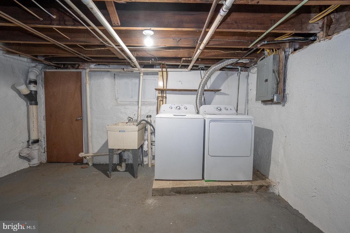 404 Brebant Avenue photo 41