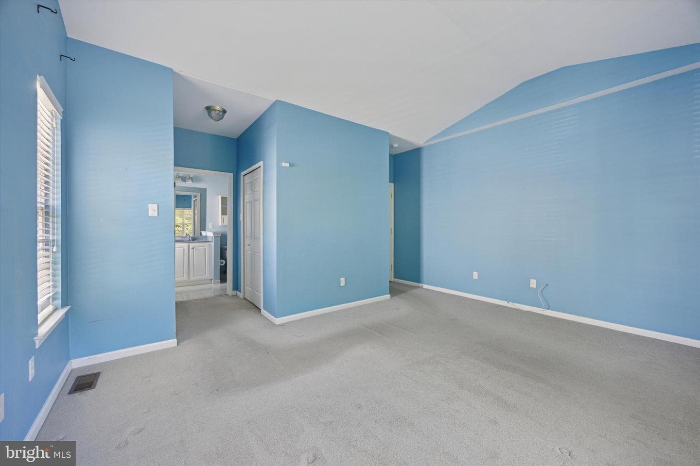 32 Dresner Circle photo 9