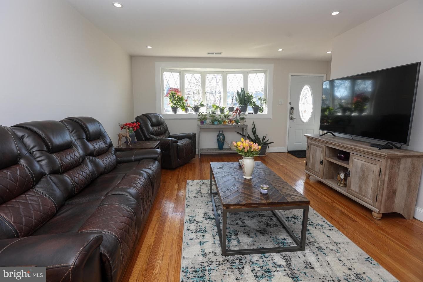 433 Melvin Drive photo 3
