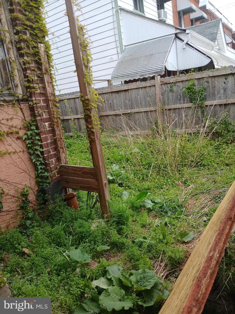 327 Pennell St Alley photo 6