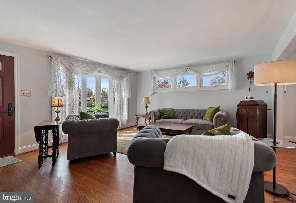 128 Locust Avenue photo 4