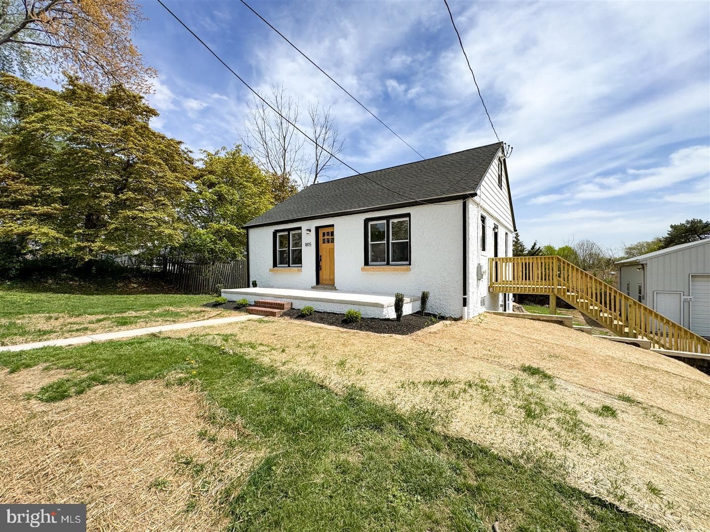 1815 Peach Street photo 2