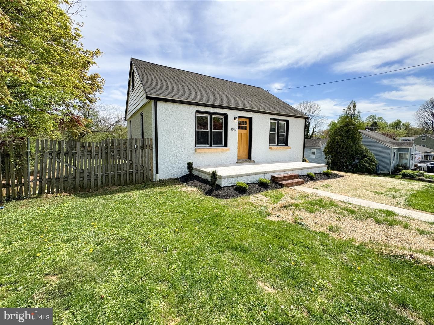 1815 Peach Street photo 3