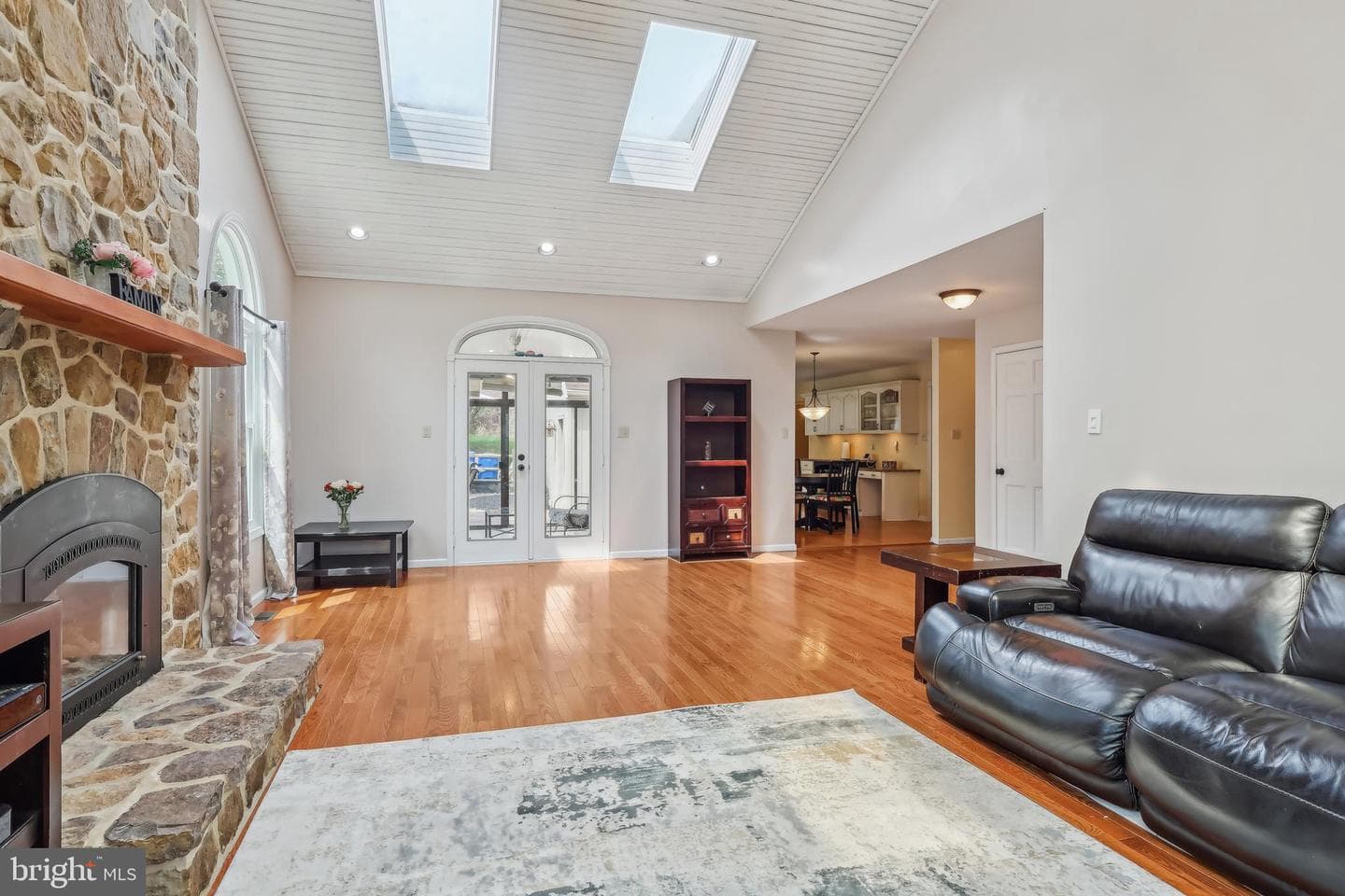 16 Springwater Lane photo 21
